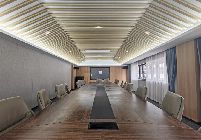 上海辦公室會議室家具設計：專業(yè)與舒適兼得的多功能空間