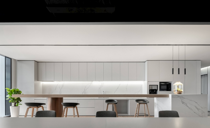 辦公室新裝修設(shè)計(jì)：如何選購平滑型紋理壁紙，打造高端商務(wù)空間